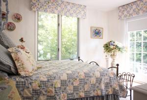 Therese Interior Design - Country Cottage Chic